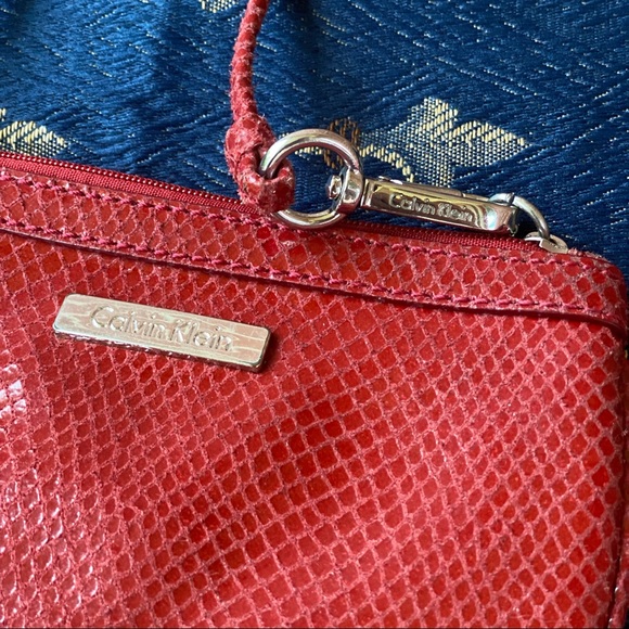 CALVIN KLEIN Red Zip wristlet wallet purse - Picture 4 of 6